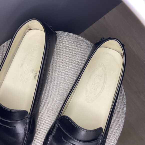 Tod’s Womens Black Leather Penny Loafer Gommino Driving Shoe EU 39 (US 8.5) - Picture 5 of 16